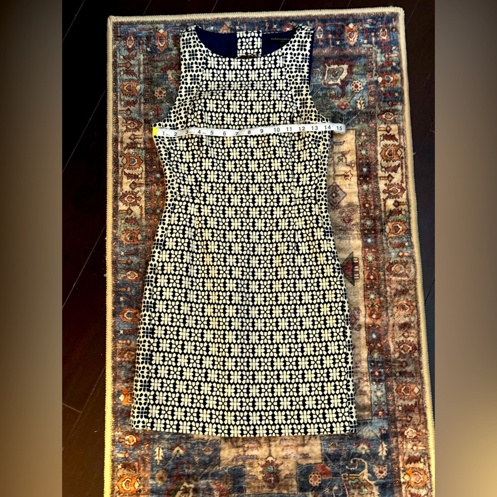 Elegant Navy and White Sleeveless Dress WOMEN’S BANANA REPUBLIC SZ 00P.